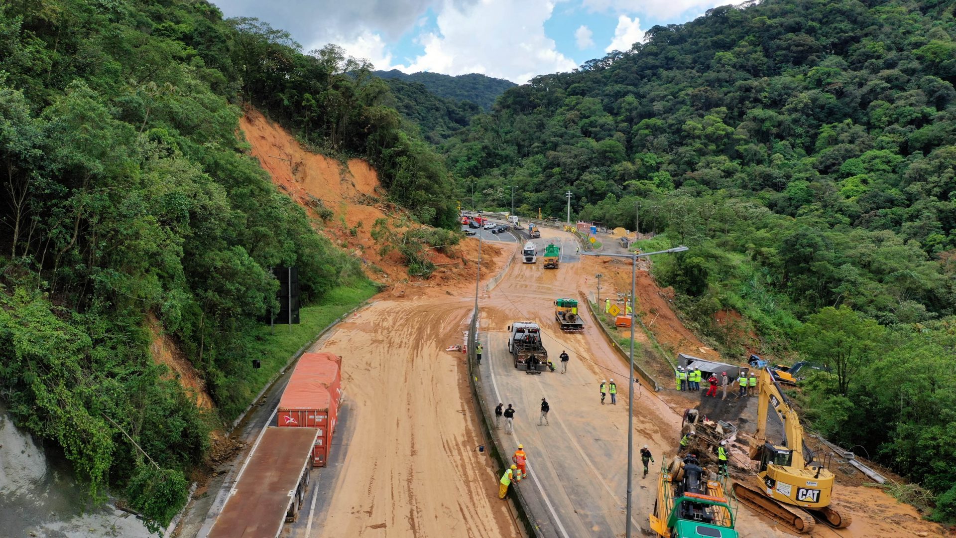 Deslizamento De Terra Bloqueia Br Em Guaratuba Mobilidade Curitiba