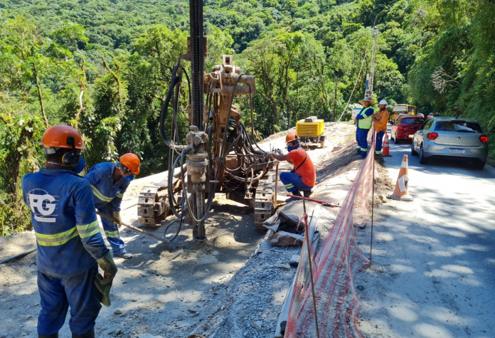 Recupera O De Pontos Danificados Pelas Chuvas Avan A Na Estrada Da