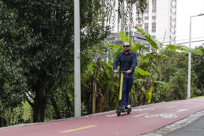 Patinetes elétricos em Curitiba