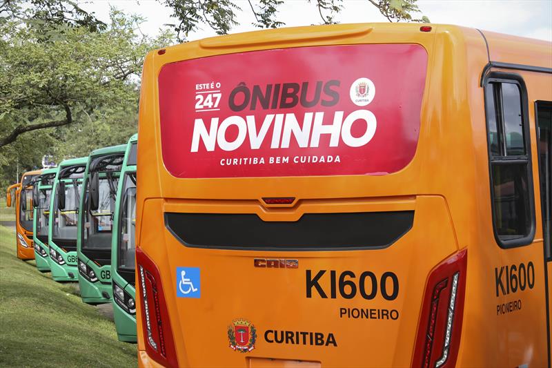 Novos ônibus foram entregues