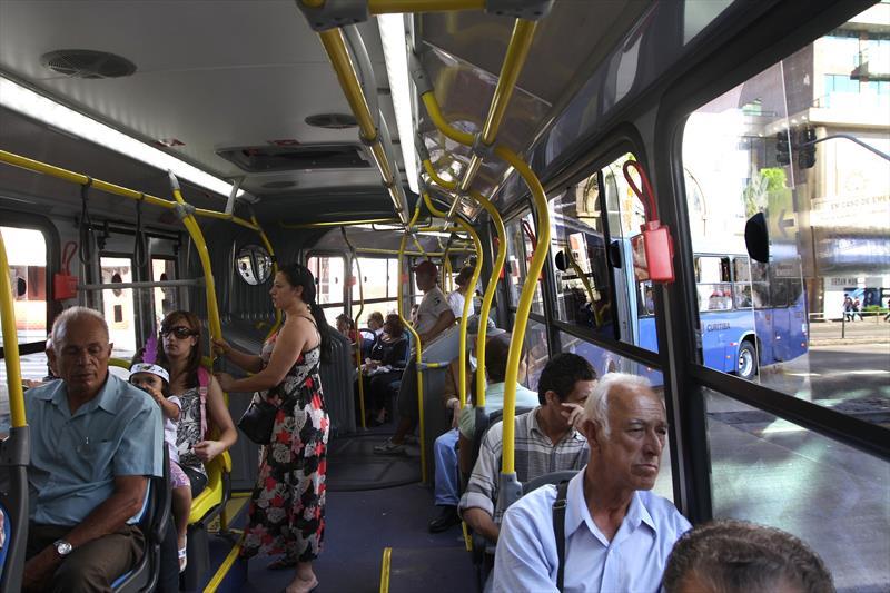 Dentro do ônibus