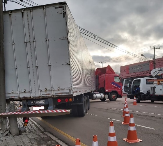 Rebouças Caminhão na Avenida Silva Jardim