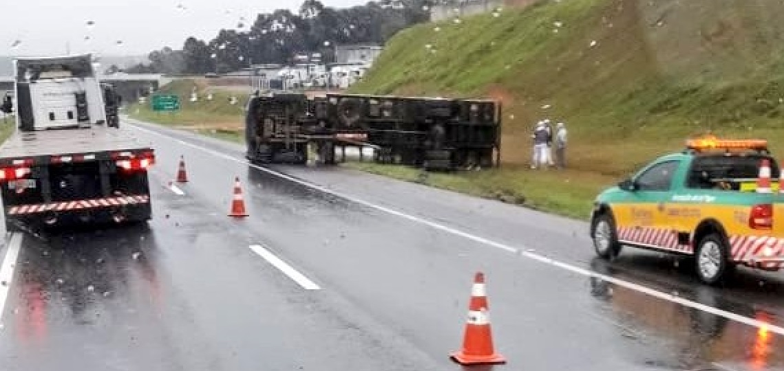 Caminhão Tombou Contorno