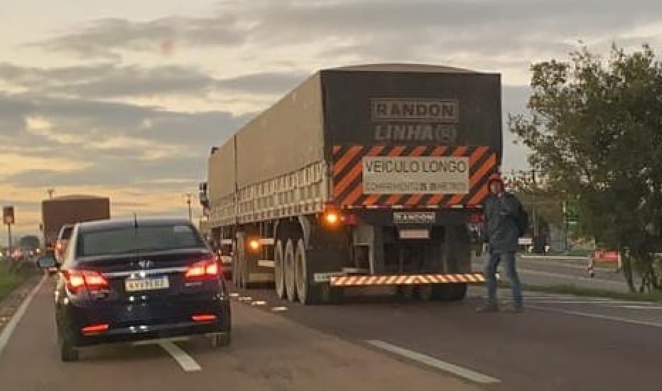 Caminhão Carro Contorno Sul