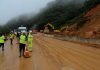 Deslizamento de terra bloqueia BR-376 em Guaratuba