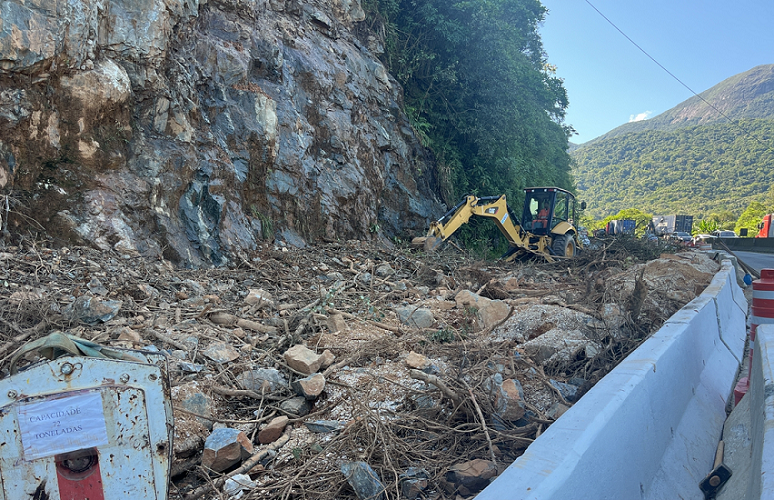 Obras de contenção na encosta da BR-277, no Paraná, são concluídas