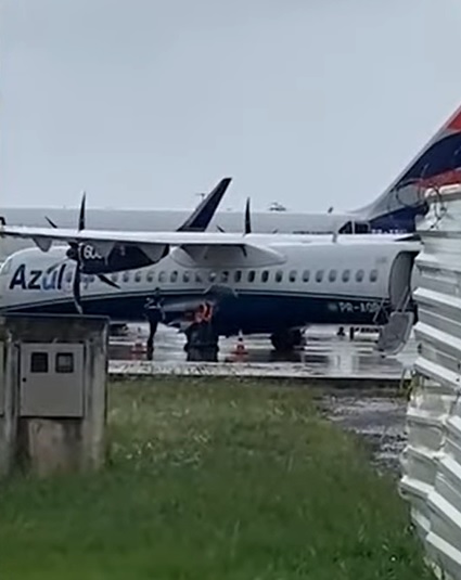 Avião pousa no Aeroporto de Cascavel nesta tarde de quinta-feira (15)