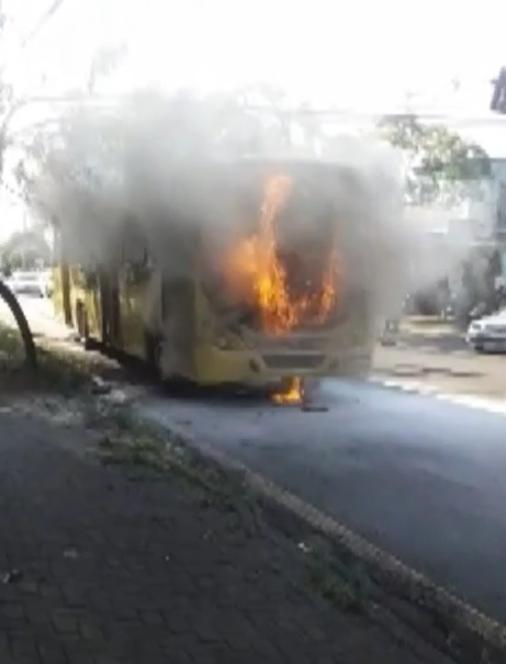 ônibus fogo londrina