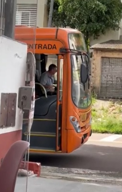 ônibus curitiba motorista