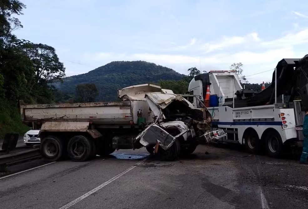 caminhão morretes br-277