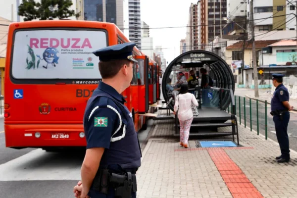 transporte coletivo de Curitiba