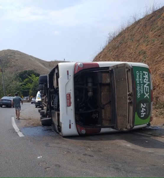 ônibus coritiba acidente