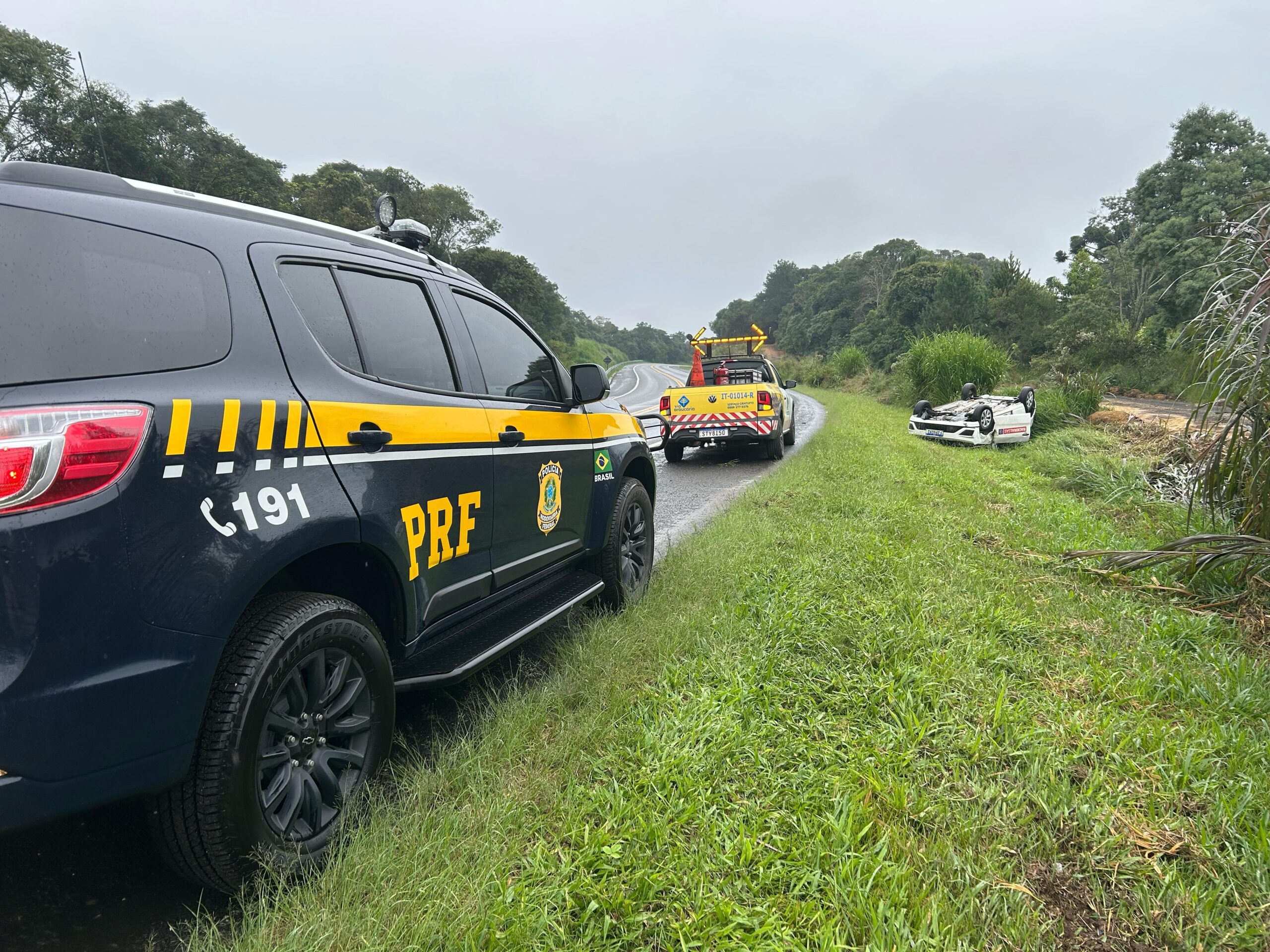 gol capotamento br-277