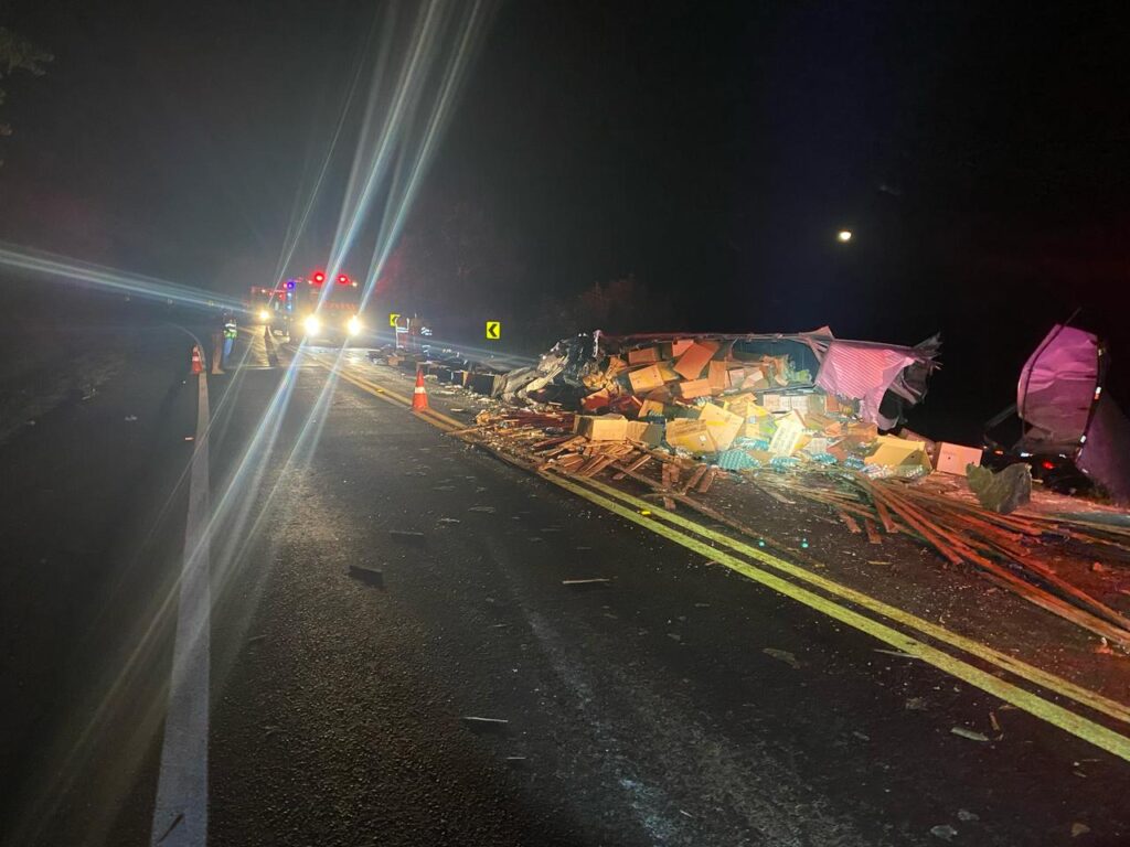 colisão br-153 caminhão