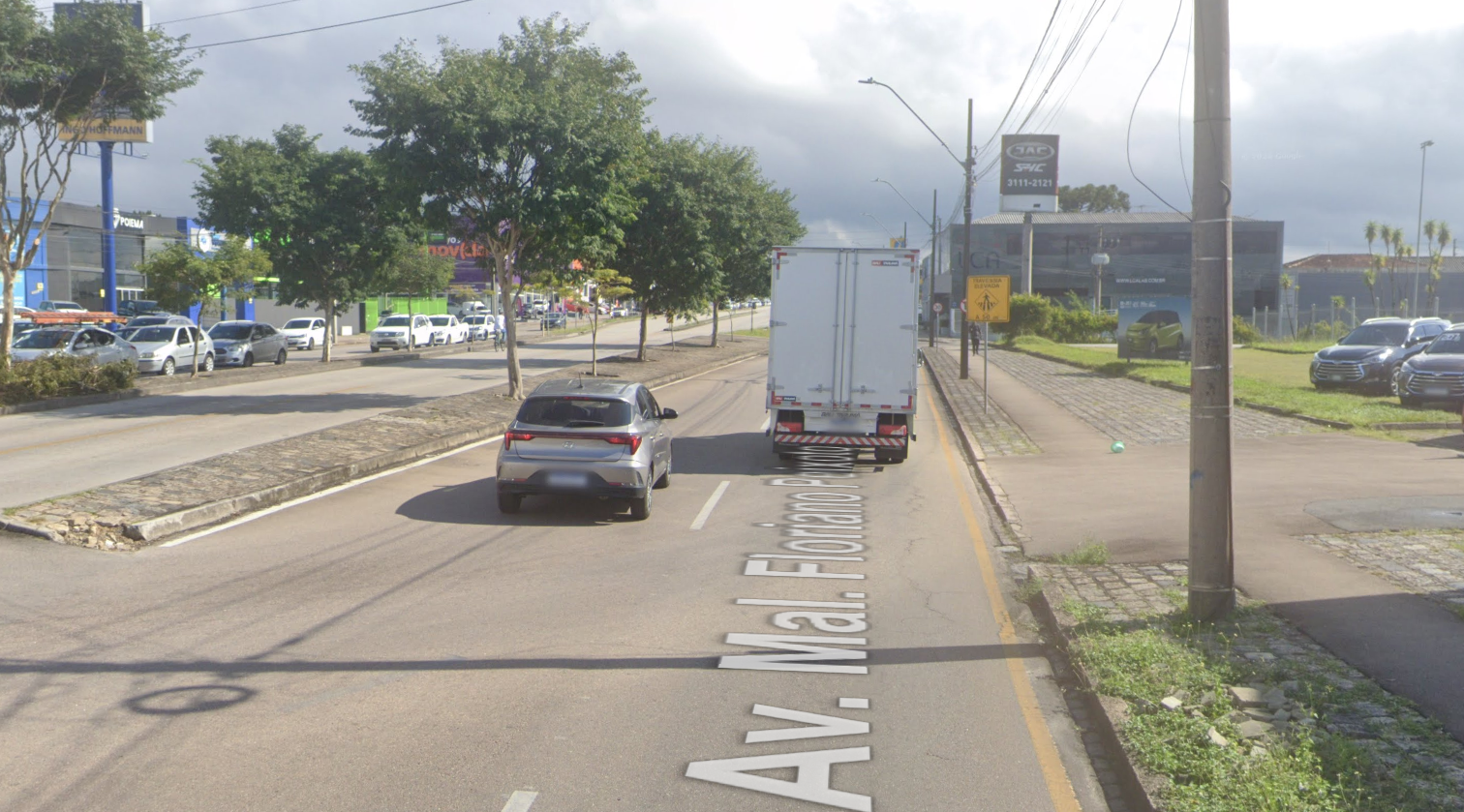 Avenida Marechal Floriano Peixoto no Parolin