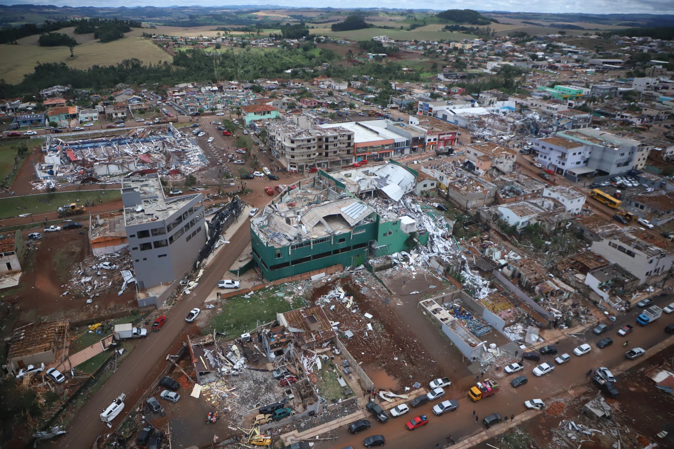 destruição em rio bonito do iguaçu tornado