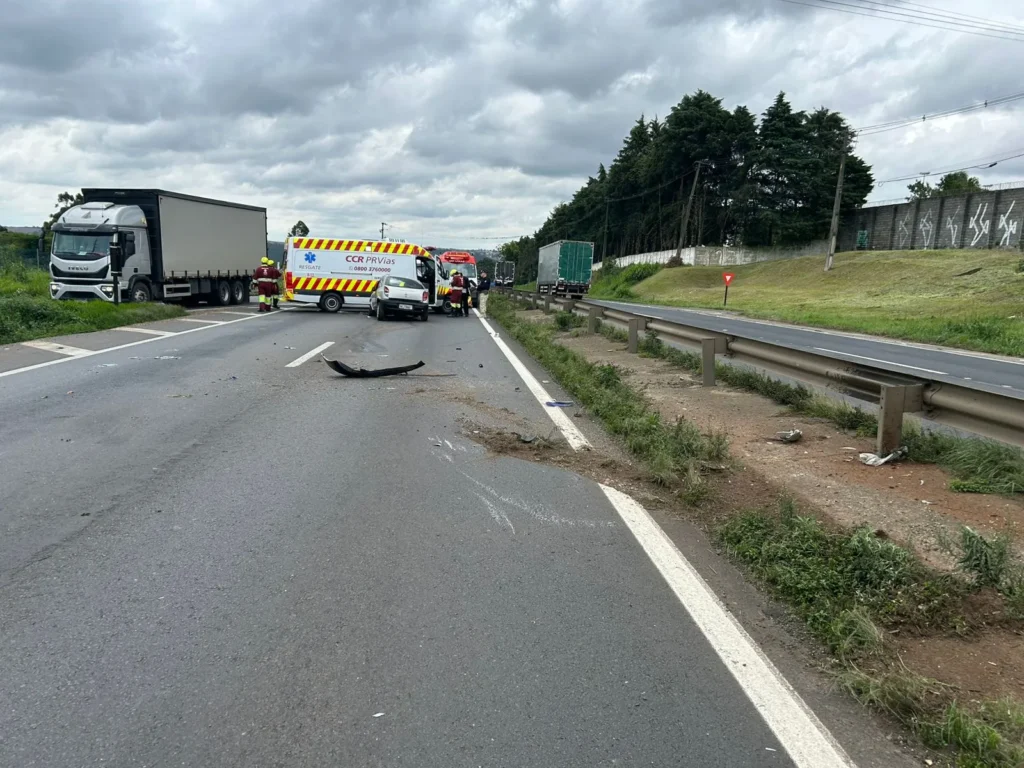 Sinistro de trânsito no km 489 da BR-376 em Ponta Grossa