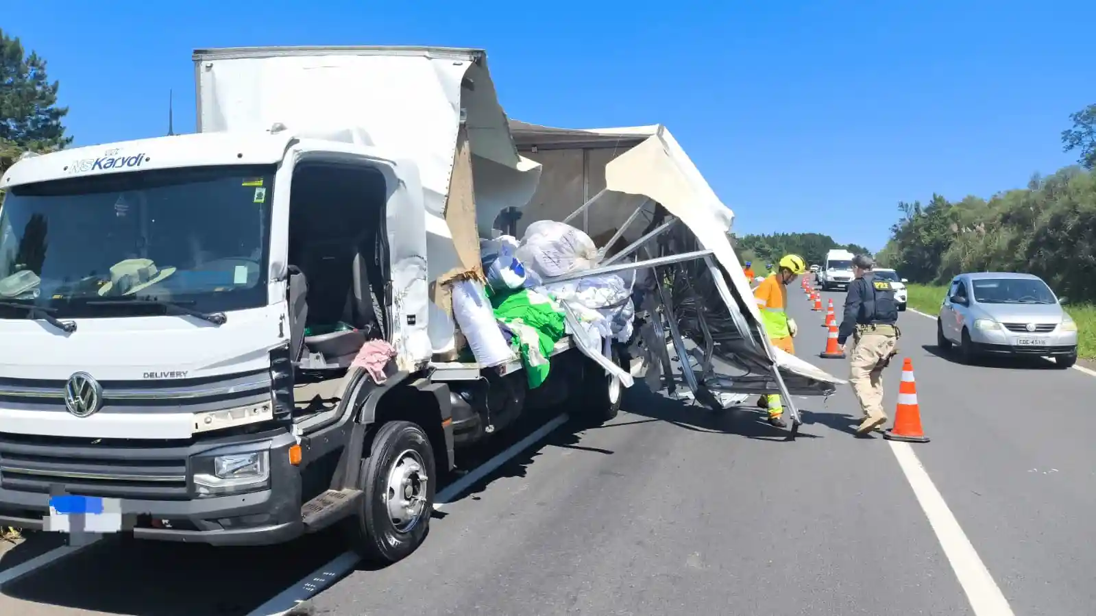Veículo colidiu na traseira do veículo Veículo colidiu br-376