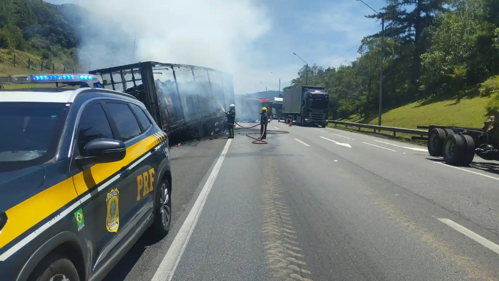 devido a incêndio em carreta br-376