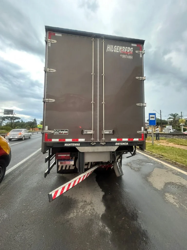 envolvendo um caminhão VW