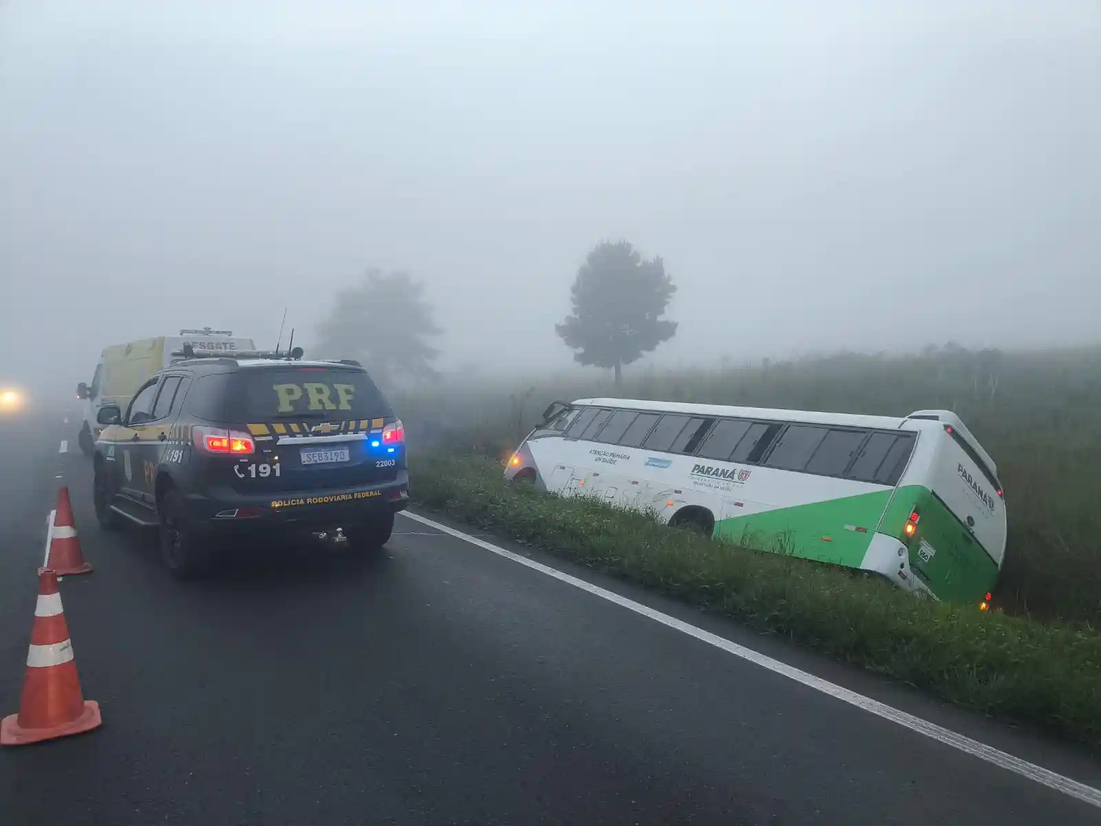 ônibus da Secretaria de Saúde de Prudentópolis br-277 balsa nova