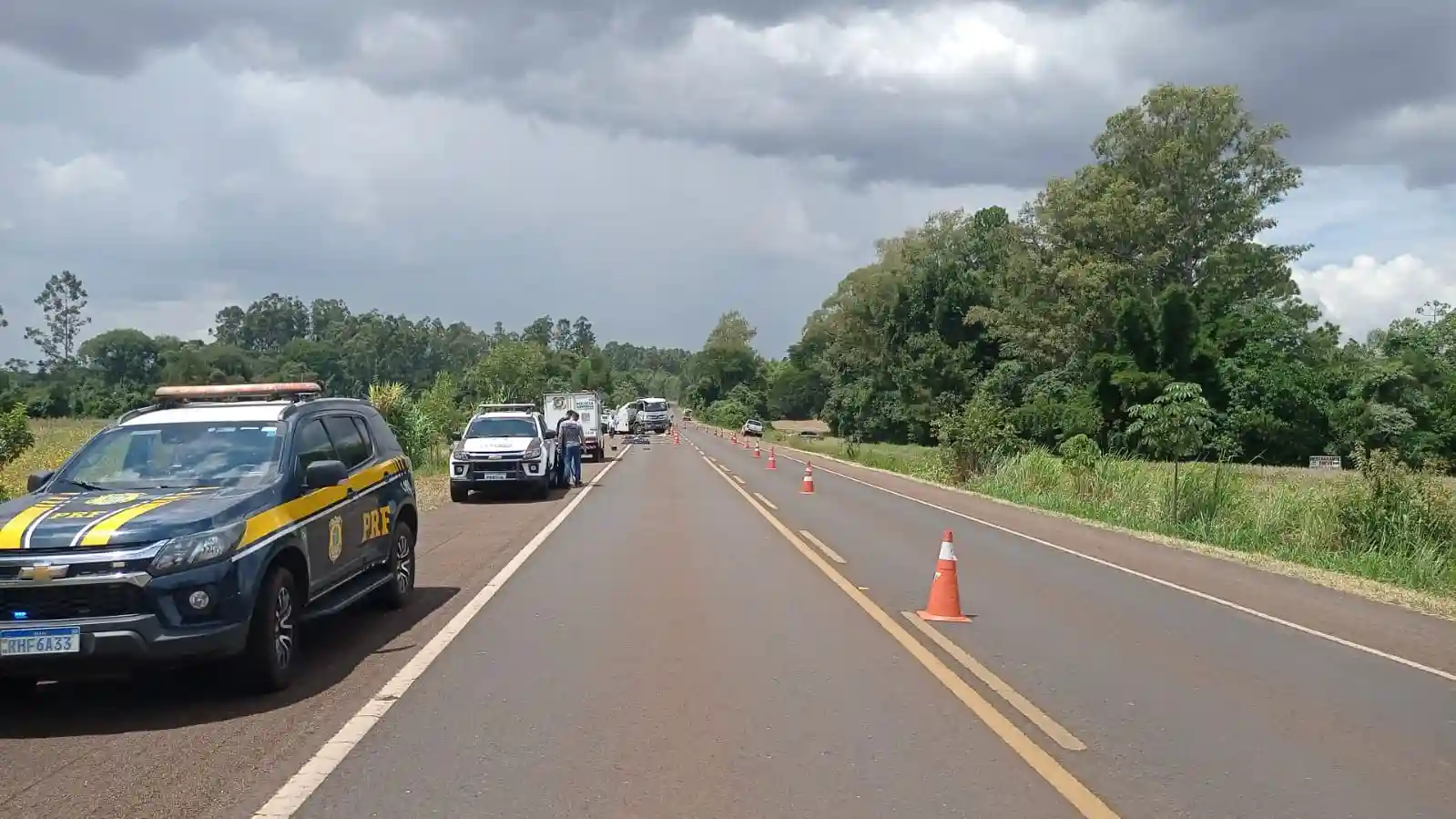 motor home e uma motocicleta BR-369