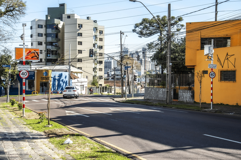Cruzamento no Mercês
